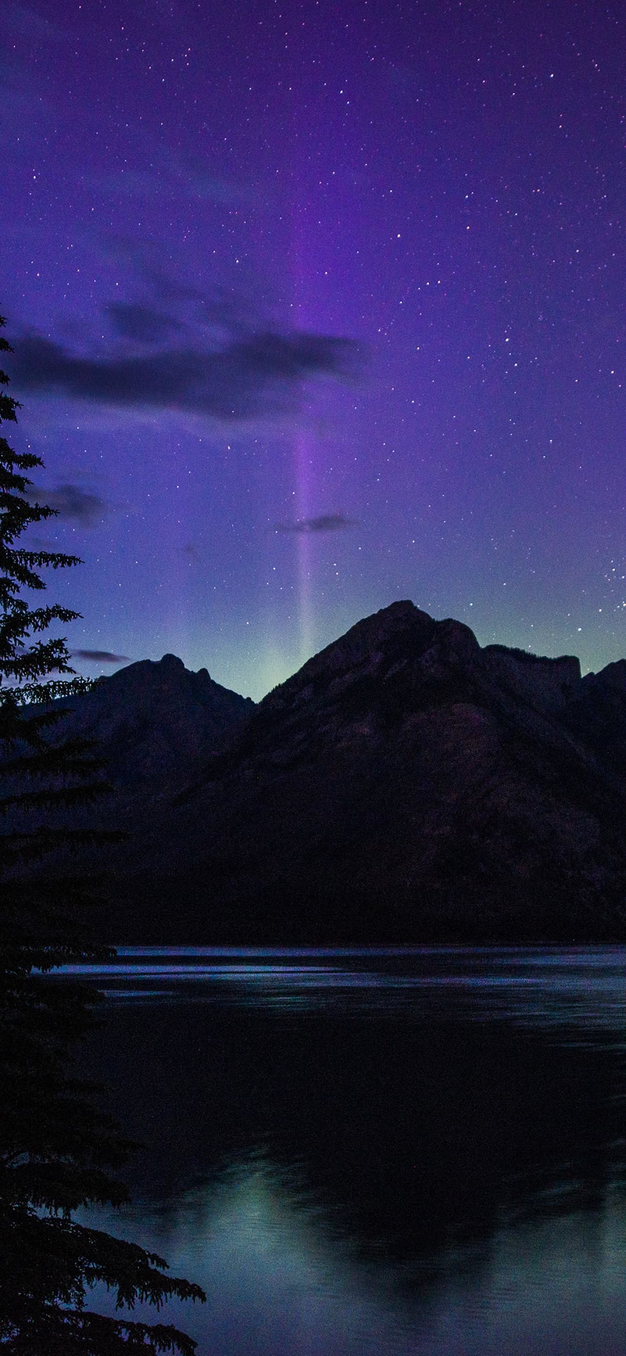 Lake Minnewanka Banff National Park Alberta Canada Aurora x